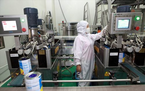 為何同一罐奶粉超市賣180，網上只賣90？奶粉廠離職員工揭開套路